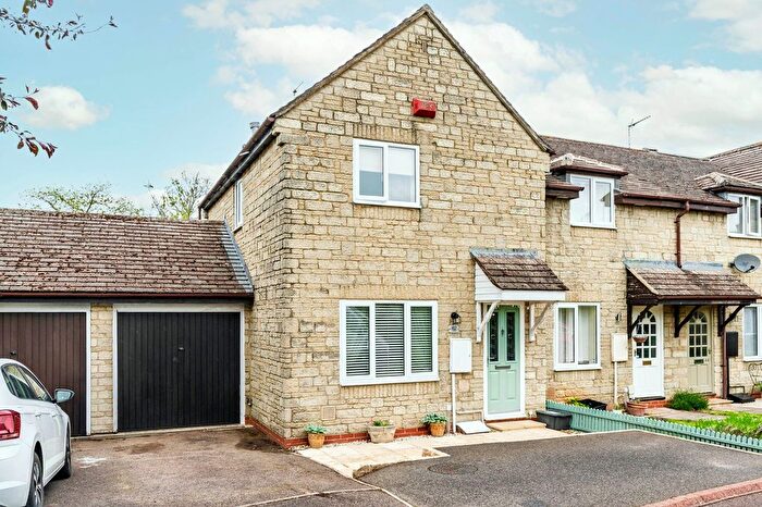 3 Bedroom End Terrace House For Sale In Croft Holm, Moreton-In-Marsh, GL56