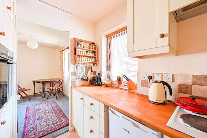 1 Bedroom Flat For Sale In Cairo Road, Walthamstow, London, E17