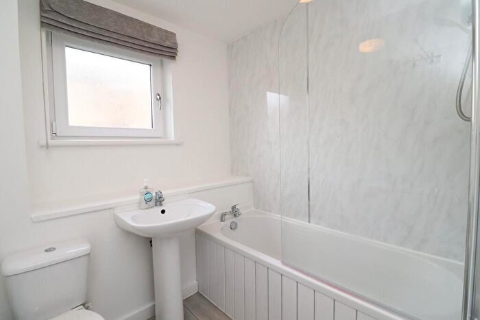 1 Bedroom Flat To Rent In Baker Street, Shawlands, Glasgow, G41