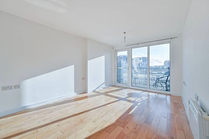 2 Bedroom Flat To Rent In Tarves Way, Greenwich, London, SE10