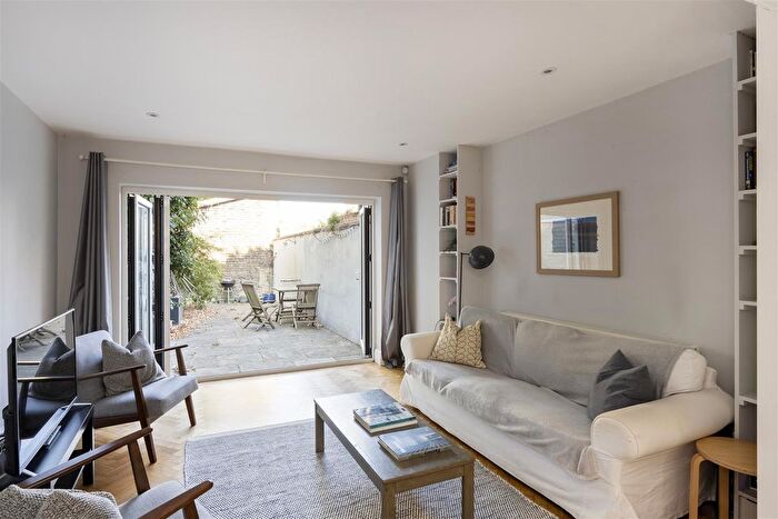 3 Bedroom Property For Sale In Lyham Road, London, SW2