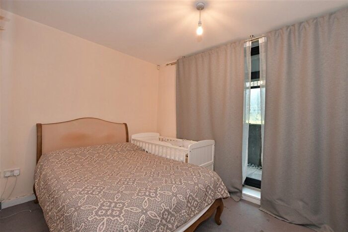 1 Bedroom Flat For Sale In Channelsea Road, London, E15