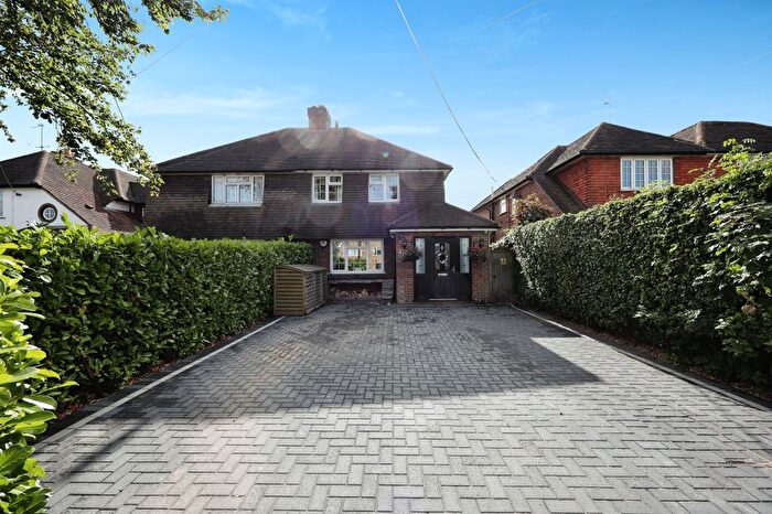 4 Bedroom Semi Detached House For Sale In Chartridge Lane, Chesham, HP5