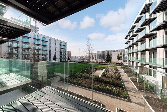 Flat To Rent In Caravel House, Treacle Works, E16