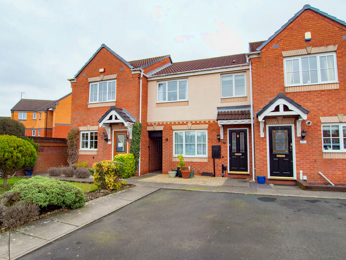 3 Bedroom Town House To Rent In Smallwood Close, Erdington, Birmingham, B24