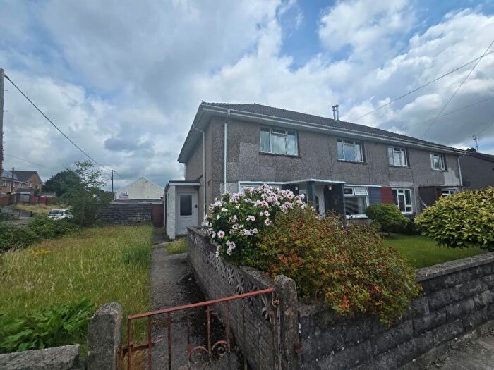 Flat For Sale In - Haul Fryn, Brynmenyn, Bridgend, Mid Glamorgan, CF32
