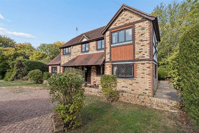 4 Bedroom Detached House For Sale In Church Road, Hartley, Longfield, DA3