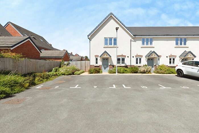 3 Bedroom End Of Terrace House For Sale In Nolder Way, Cam, Dursley, Gloucestershire, GL11