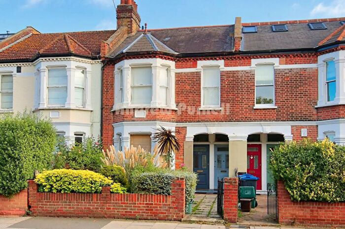 2 Bedroom Flat To Rent In Trinity Road, Wimbledon, SW19