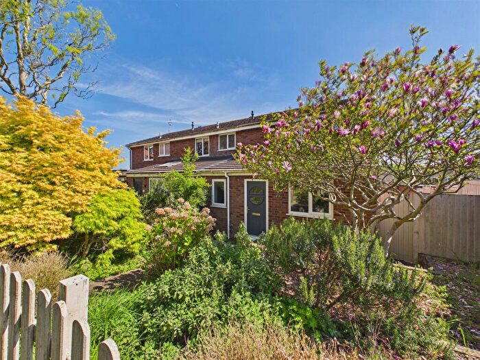 3 Bedroom End Of Terrace House For Sale In Hales Close, Snitterfield, Stratford-Upon-Avon, CV37