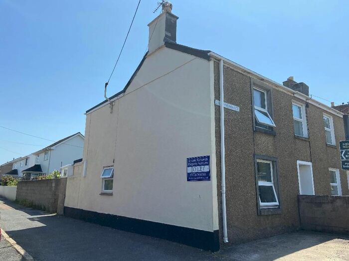 2 Bedroom End Of Terrace House To Rent In East Terrace, Hayle, TR27