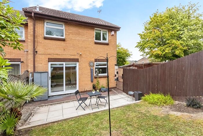 1 Bedroom Town House For Sale In Hollingbourne Road, Leeds, LS15