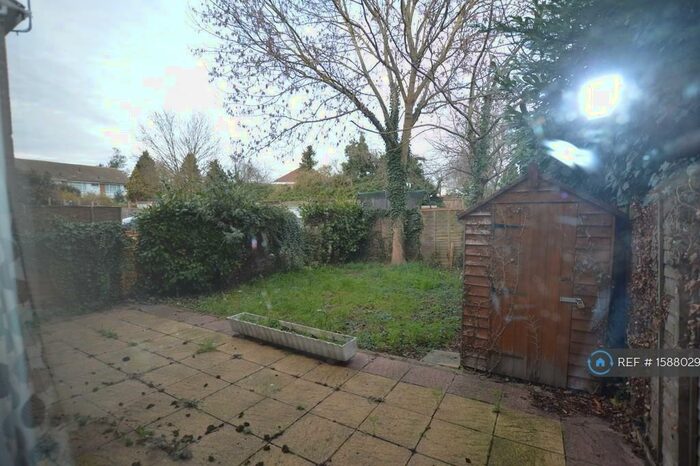 2 Bedroom Maisonette To Rent In Common Road, Langley, Slough, SL3