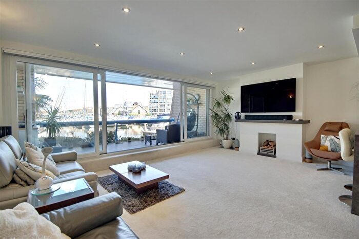 3 Bedroom Flat For Sale In Port Way, Port Solent, Portsmouth, PO6