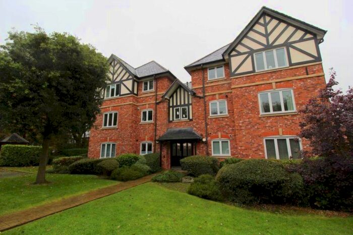 2 Bedroom Flat To Rent In Eton Drive, Cheadle, SK8