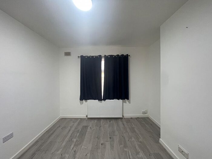 1 Bedroom Flat To Rent In Sudbury Crescent, Wembley, HA0