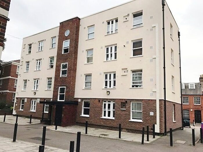 3 Bedroom Flat To Rent In Speakman House Gibraltar Walk, Bethnal Green, E2