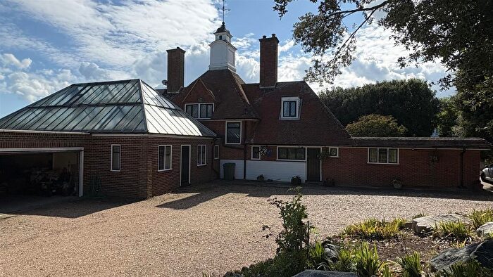 4 Bedroom Detached House For Sale In North Foreland Road, Broadstairs, CT10