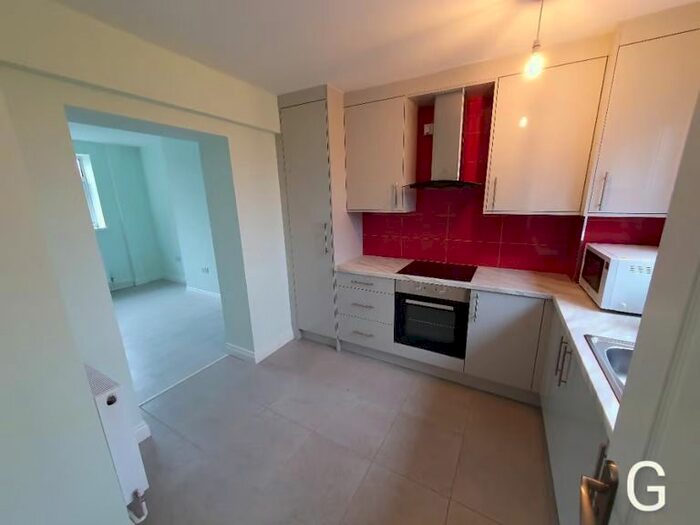 1 Bedroom Flat To Rent In London Road, Mitcham, CR4