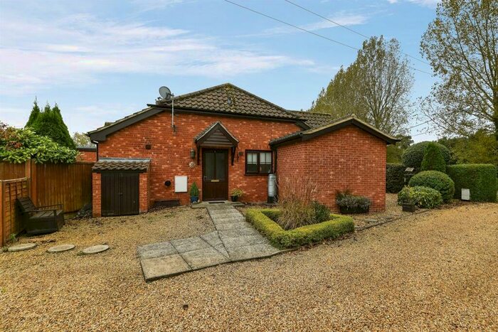 2 Bedroom Semi-Detached Bungalow For Sale In Common View, Snettisham, King's Lynn, PE31