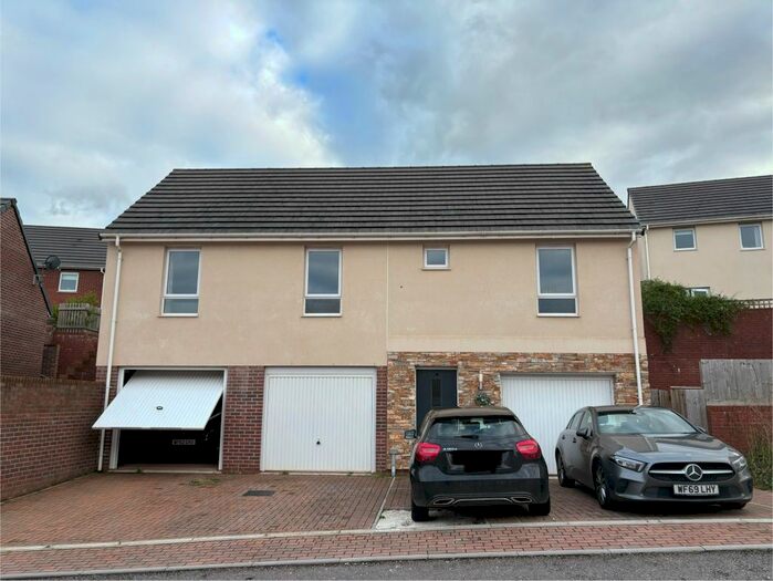 2 Bedroom Detached House To Rent In Battle Abbey Way, Exeter, EX1