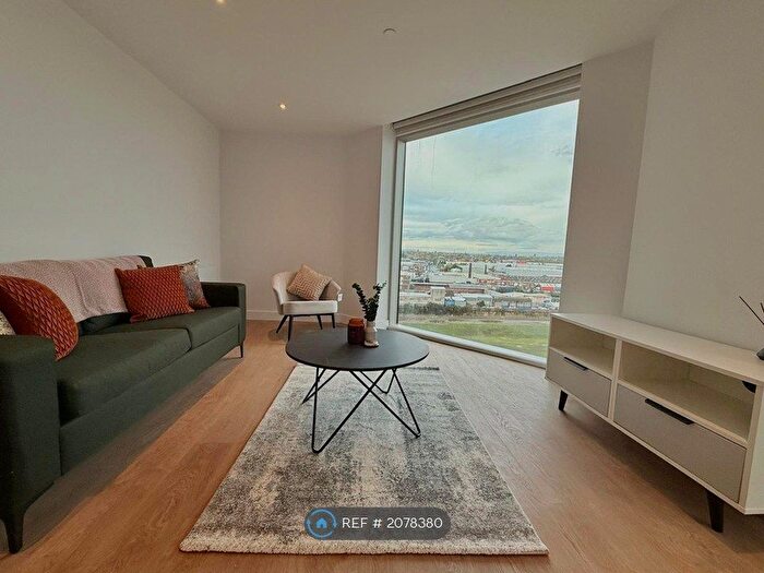 2 Bedroom Flat To Rent In Dantzic Street, Manchester, M4