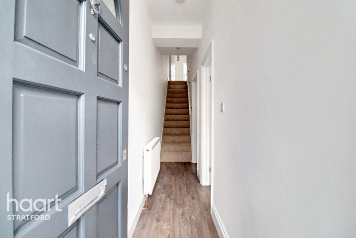 3 Bedroom Terraced House For Sale In Geere Road, Stratford, E15
