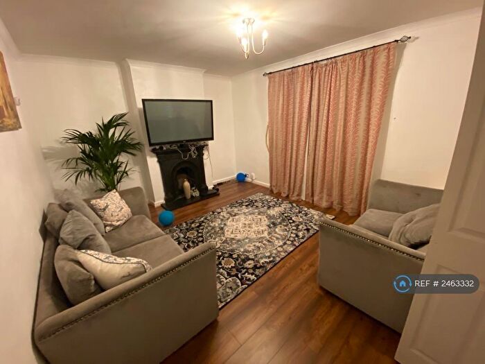 4 Bedroom Semi-Detached House To Rent In Waldo Place, Mitcham, CR4