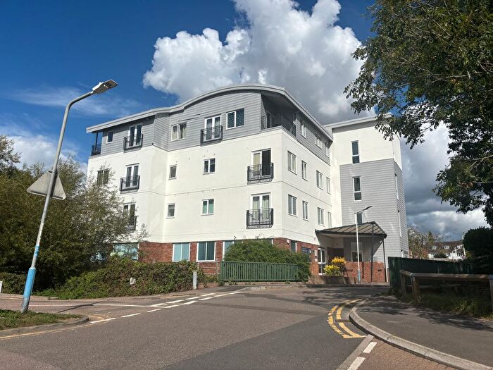2 Bedroom Flat To Rent In Hildenbrook House, Tonbridge, TN9