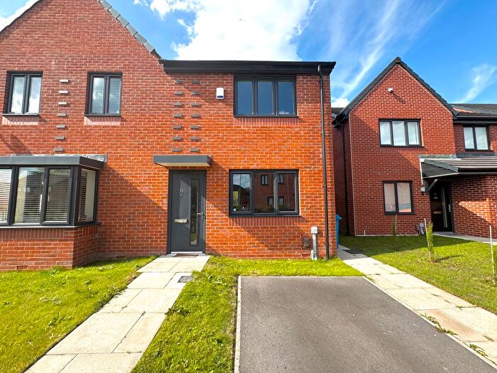 2 Bedroom Semi-Detached House To Rent In Blossom Way, Salford, M6