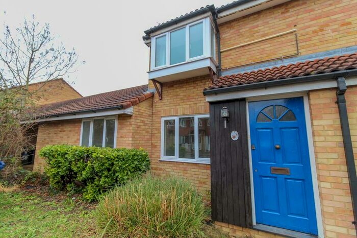 3 Bedroom End Of Terrace House To Rent In Caribou Way, Cambridge, CB1
