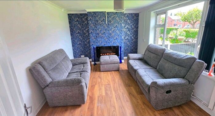 3 Bedroom Semi Detached House To Rent In Oxenham Road, Warrington, WA2