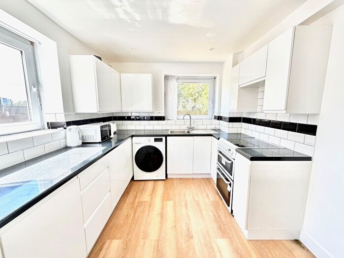 3 Bedroom Maisonette To Rent In Whitear Walk, London, E15