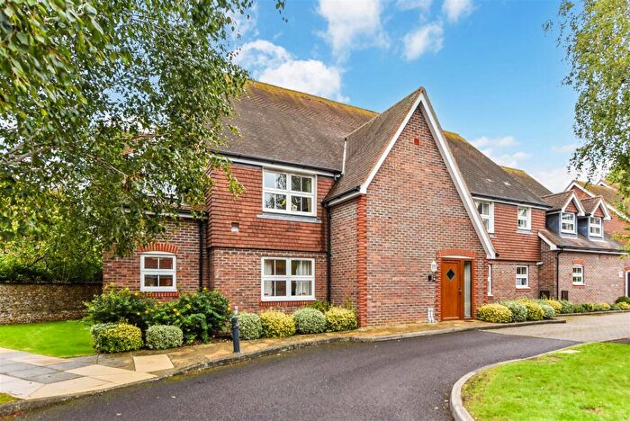 2 Bedroom Apartment For Sale In Tannery Close, Chichester, PO19