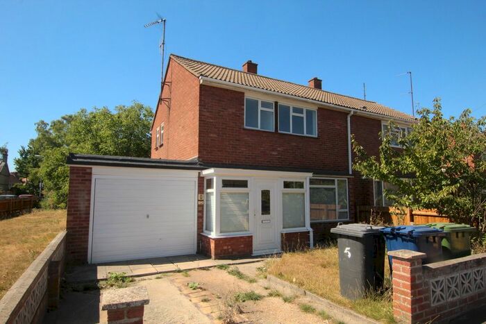 3 Bedroom Semi-Detached House To Rent In Courtland Avenue, Cambridge, CB1