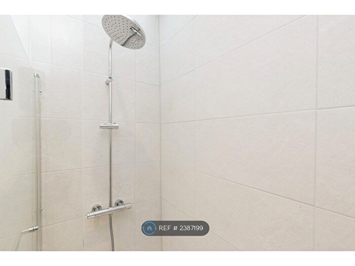 1 Bedroom Flat To Rent In The Avenue, Cirencester, GL7