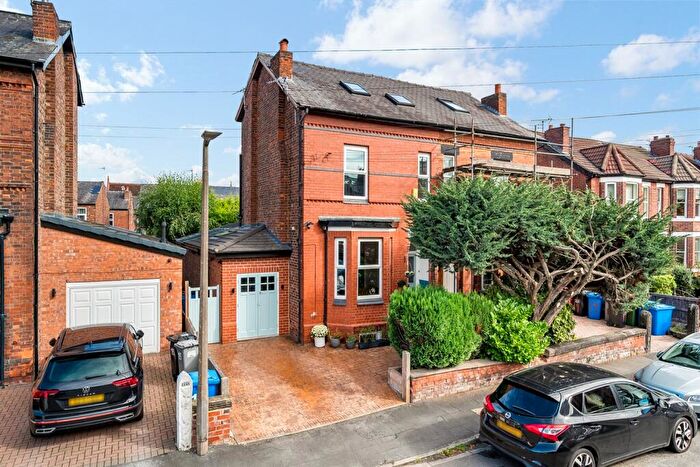 5 Bedroom Semi-Detached House For Sale In Baxter Road, Sale, M33