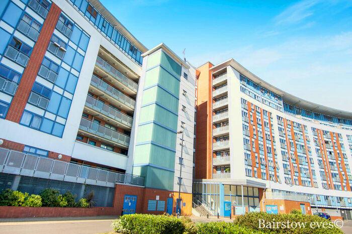 2 Bedroom Flat To Rent In Bray Court, Meath Crescent, E2