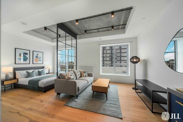 Flat To Rent In Douglass Tower, Good Luck Hope, E14