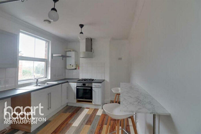 3 Bedroom Maisonette To Rent In St Georges Avenue, Northampton, NN2