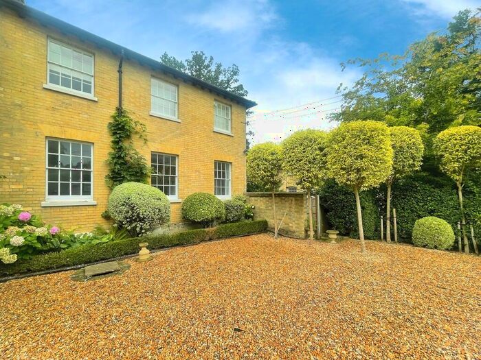 1 Bedroom Flat To Rent In The Old Rectory, School Road, SO31