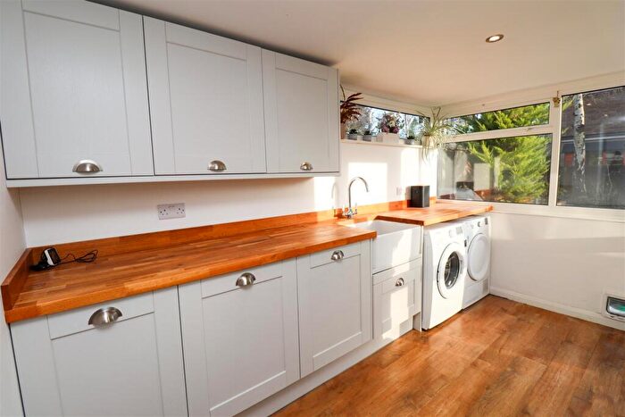 4 Bedroom Detached House For Sale In Tavistock Road, Fleet, GU51