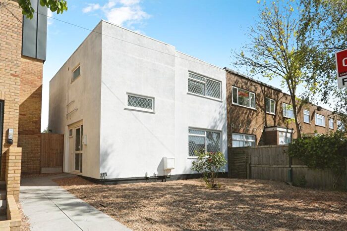 3 Bedroom End Of Terrace House For Sale In Canterbury Road, Sittingbourne, ME10