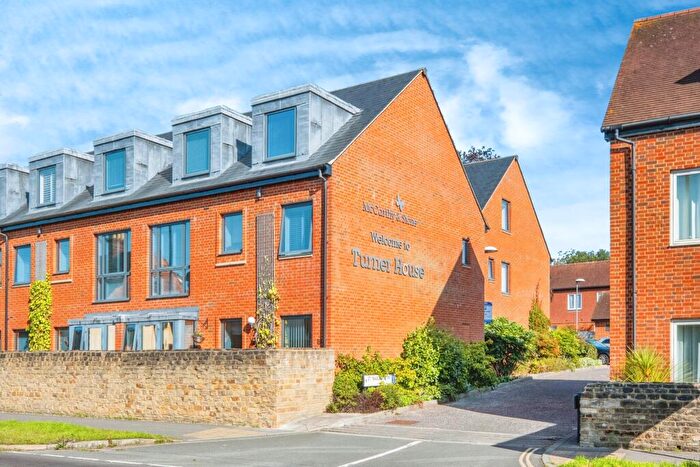 2 Bedroom Flat To Rent In Midhurst, GU29