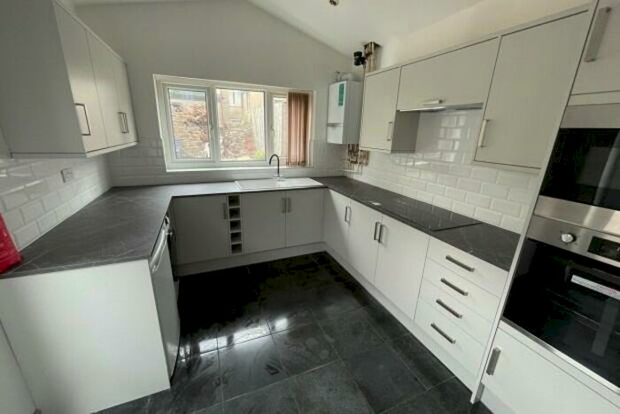 7 Bedroom Terraced House To Rent In Harriet Street Cardiff, CF24