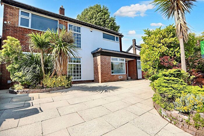 4 Bedroom Detached House For Sale In Ferndale Avenue, Whitefield, M45