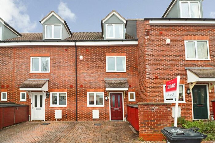 3 Bedroom Town House For Sale In Kelston Road, Bristol, Somerset, BS10