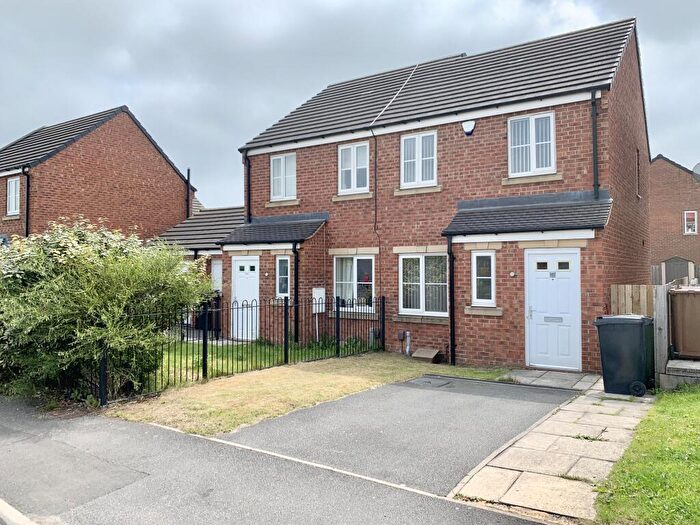 2 Bedroom House To Rent In Swarcliffe Avenue, Leeds, LS14