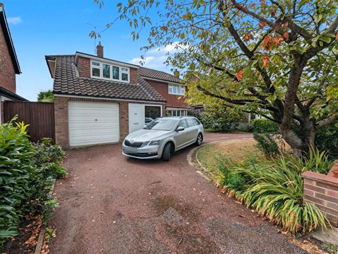 4 Bedroom Detached House To Rent In Woodlands Park, Leigh-On-Sea, SS9