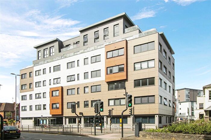 2 Bedroom Flat For Sale In High Street North, Poole, BH15